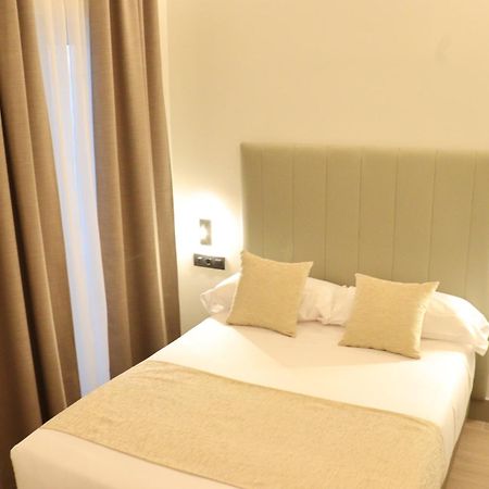 Hostal La Rua-Montera Madrid Eksteriør billede