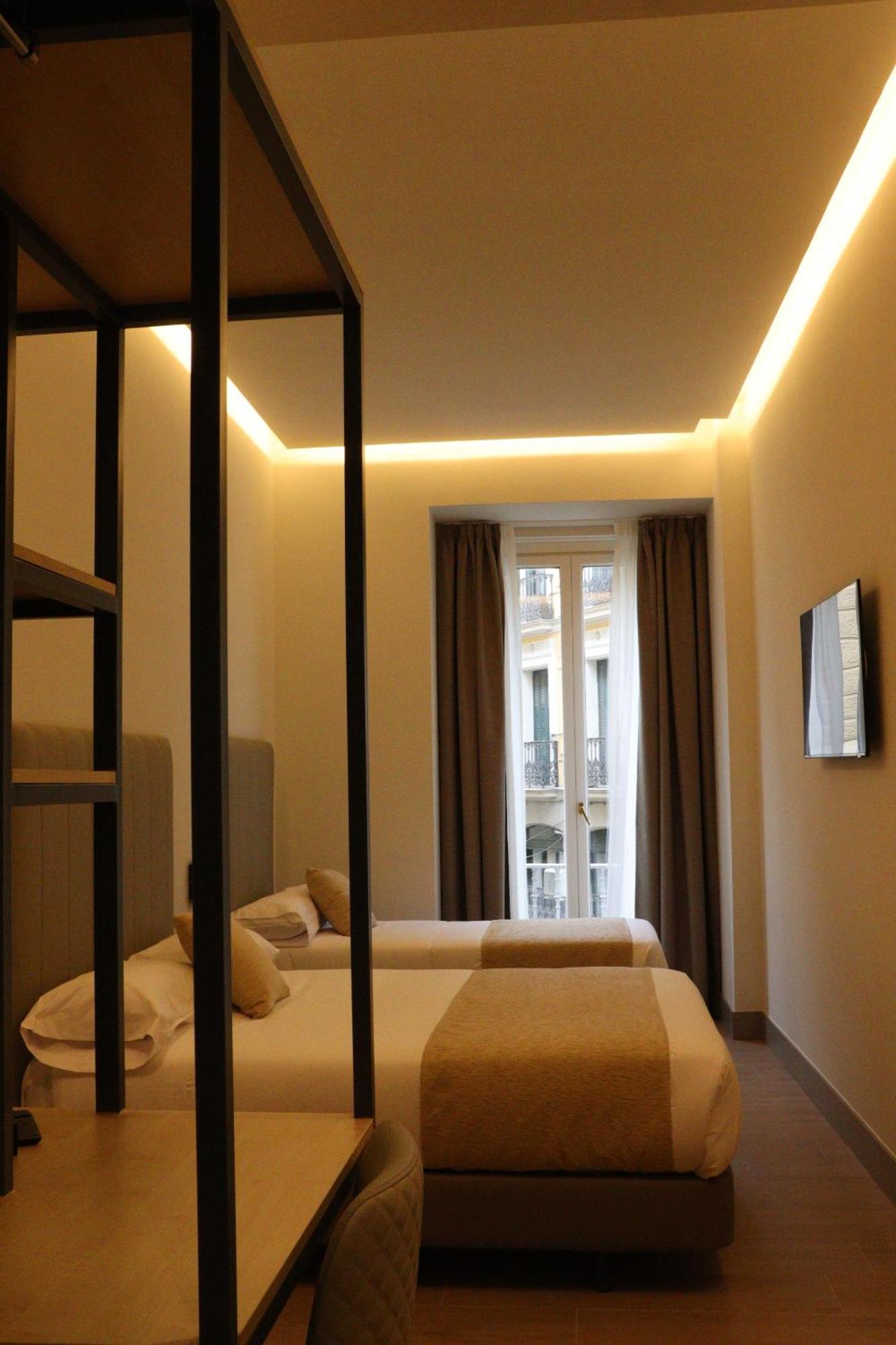 Hostal La Rua-Montera Madrid Eksteriør billede