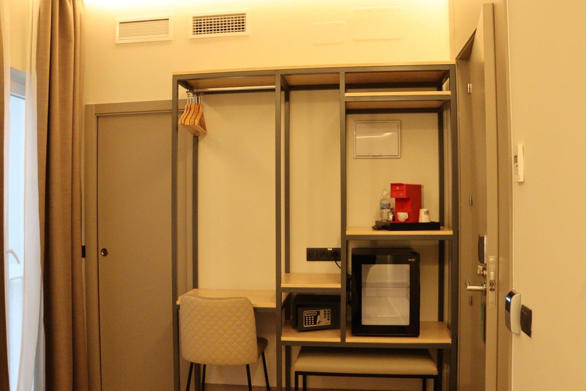Hostal La Rua-Montera Madrid Eksteriør billede